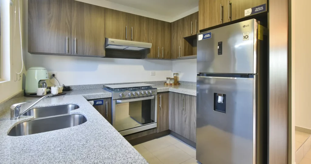 valencia-pino-modelo-interior-cocina