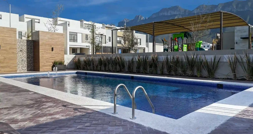 verania-amenidad-alberca-casa-club