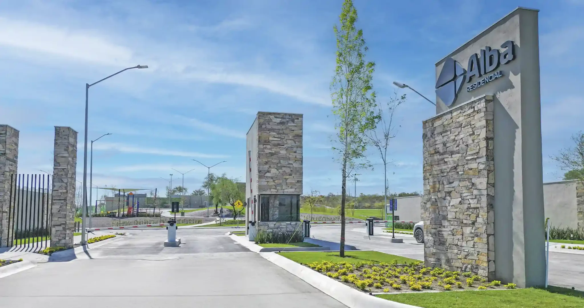 alba-residencial-entrada-fraccionamiento