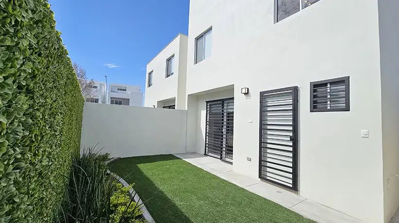 casas-venta-apodaca-torento-residencial-ibiza-3-patio