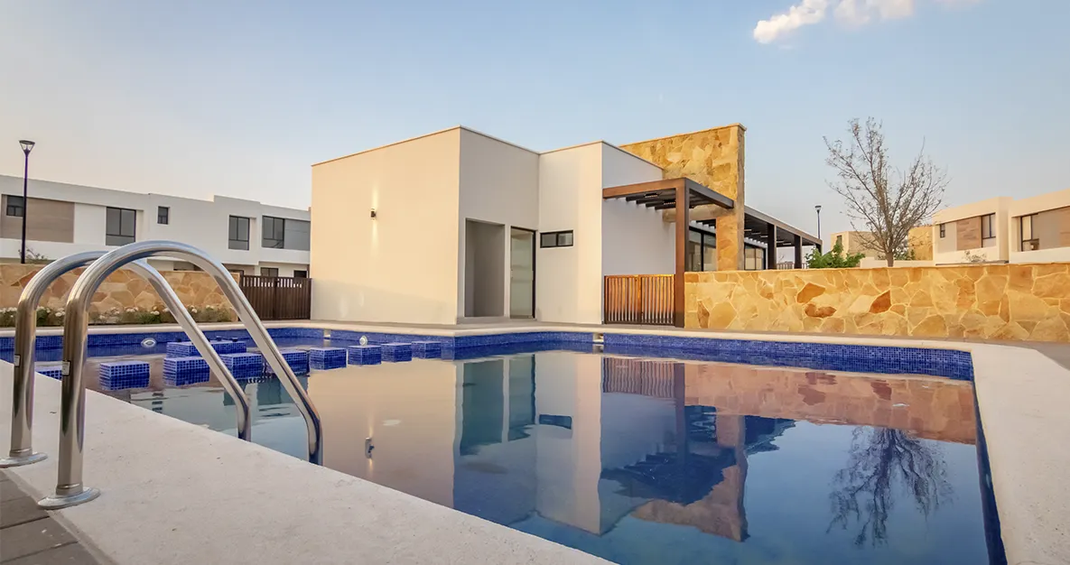 nayenh-prive-alberca