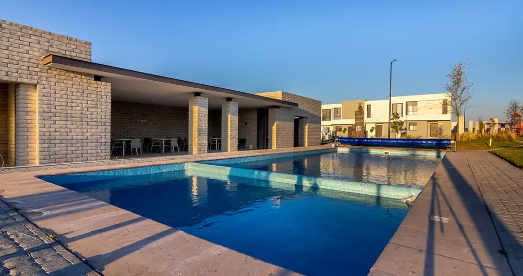 casas-en-venta-queretaro-santaluz-alberca