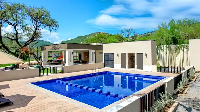 casas-en-venta-leon-alta-sierra-residencial-casa-club-con-alberca